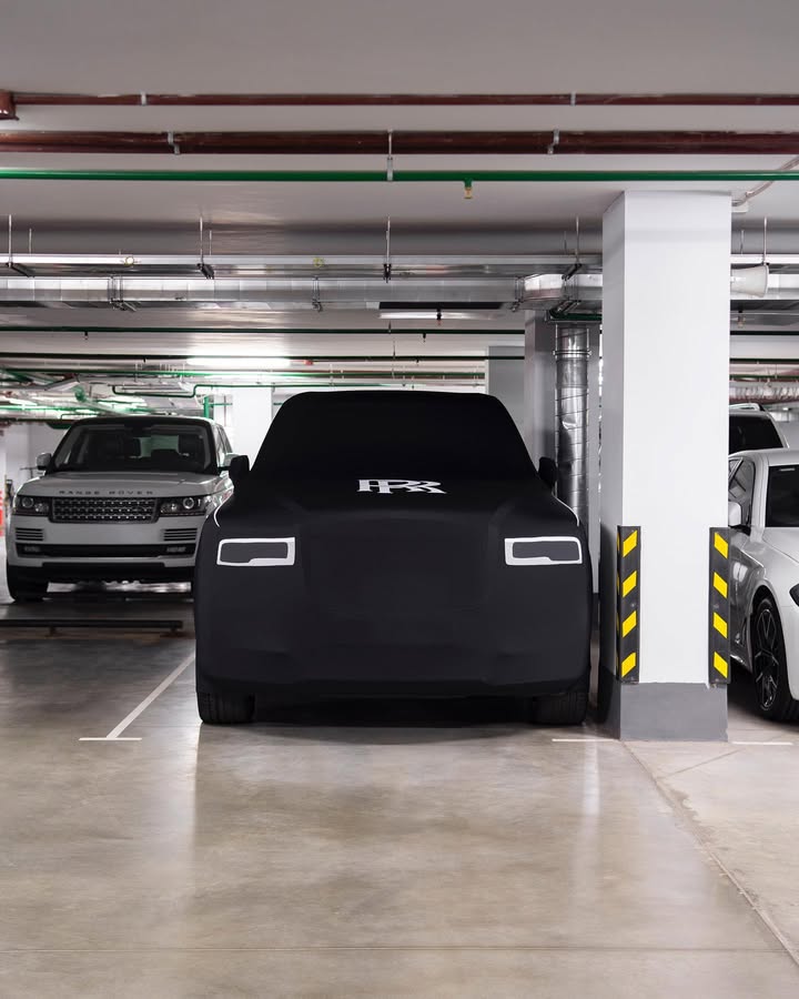 Housse imprimée Rolls Royce Cullinan Noir